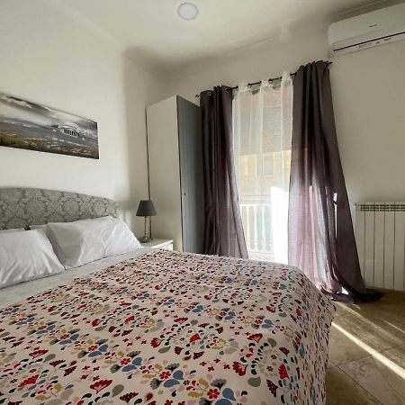 Falu Napoli Centro Camera Con Cucina E Bagno Privato Otel Dış mekan fotoğraf