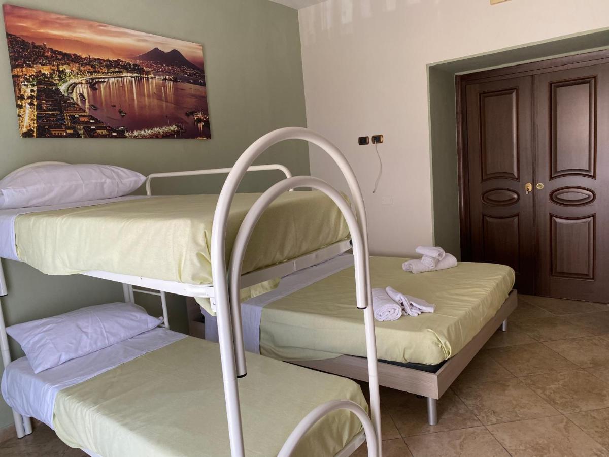 Falu Napoli Centro Camera Con Cucina E Bagno Privato Otel Dış mekan fotoğraf